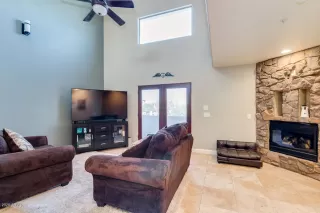Photo #6: 6160434 Listing