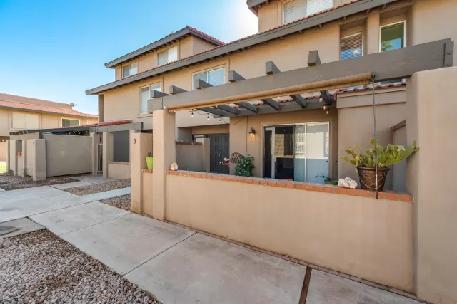 MLS: 6160435 Condo For Sale