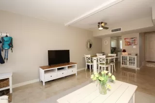 Photo #6: 6160579 Listing