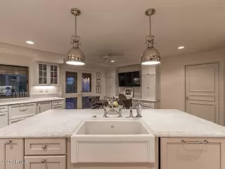 Photo #4: 6160604 Listing