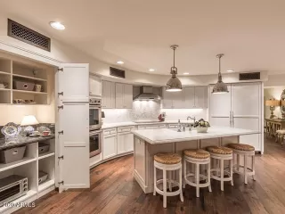 Photo #5: 6160604 Listing