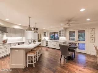 Photo #6: 6160604 Listing