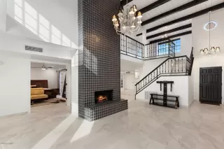 Photo #2: 6161179 Listing