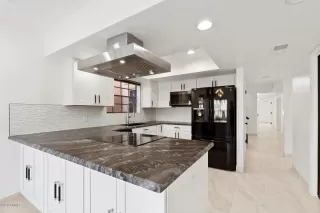 Photo #5: 6161179 Listing