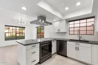 Photo #6: 6161179 Listing