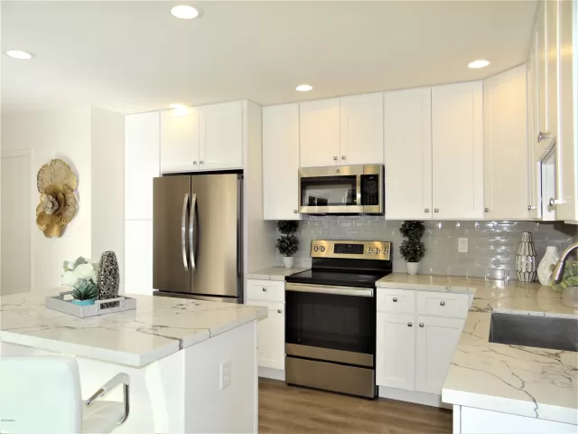 MLS: 6162042 Condo For Sale