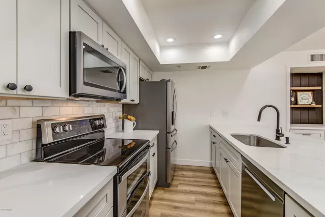 MLS: 6162133 Condo For Sale