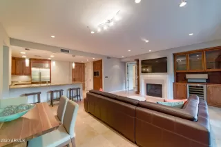 Photo #6: 6162606 Listing