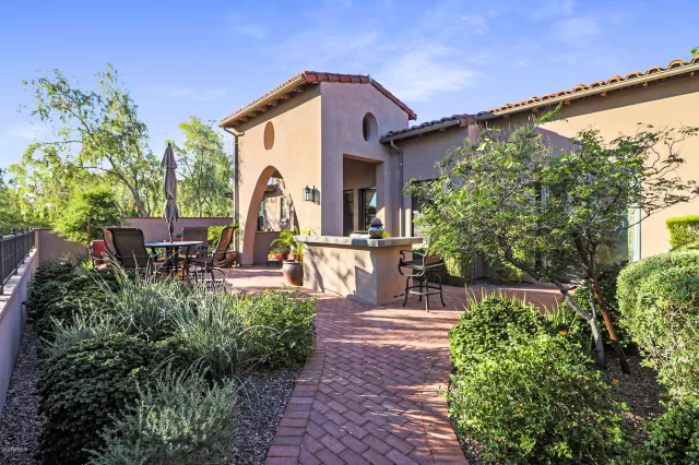 MLS: 6162781 Condo For Sale