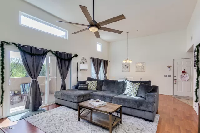 MLS: 6162848 Condo For Sale