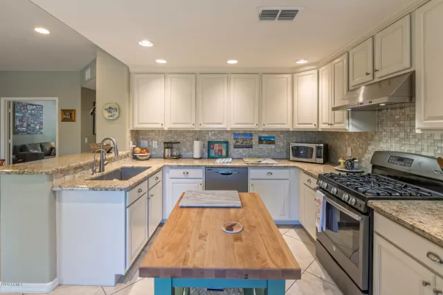 MLS: 6163162 Condo For Sale