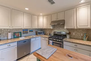 Photo #6: 6163162 Listing