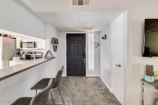 Photo #5: 6163209 Listing