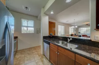 Photo #6: 6163368 Listing