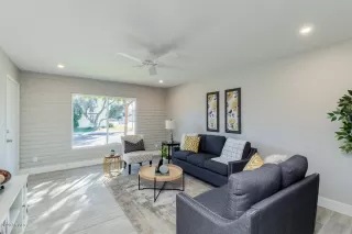 Photo #5: 6164425 Listing