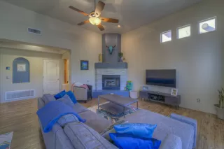 Photo #4: 6164666 Listing