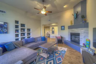 Photo #5: 6164666 Listing