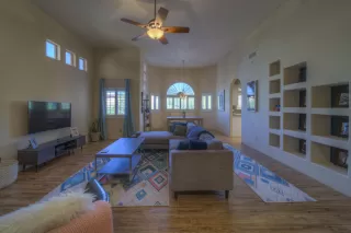 Photo #6: 6164666 Listing