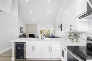 Photo #5: 6164733 Listing