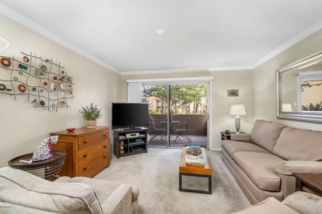 MLS: 6165048 Condo For Sale