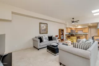 Photo #6: 6165469 Listing