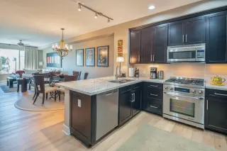 Photo #6: 6165557 Listing