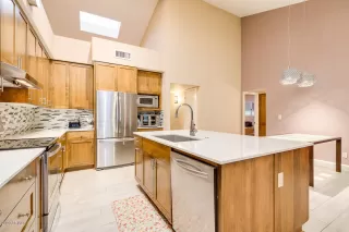Photo #5: 6165811 Listing