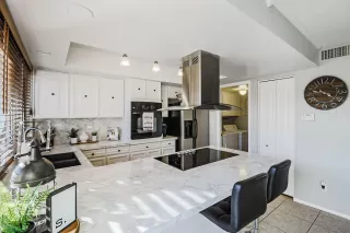 Photo #2: 6165829 Listing