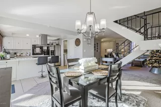 Photo #4: 6165829 Listing