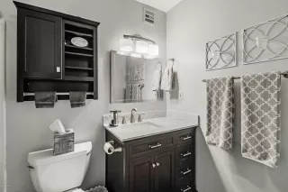 Photo #6: 6165829 Listing