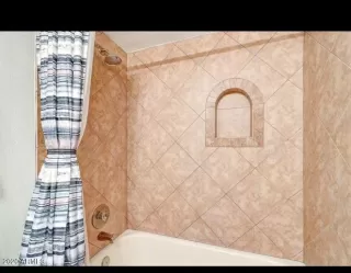 Photo #5: 6165901 Listing