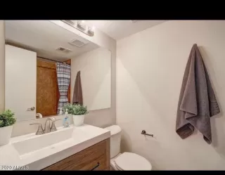 Photo #6: 6165901 Listing