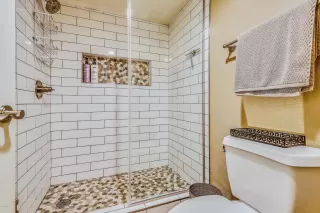 Photo #5: 6166561 Listing