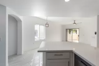 Photo #3: 6167110 Listing