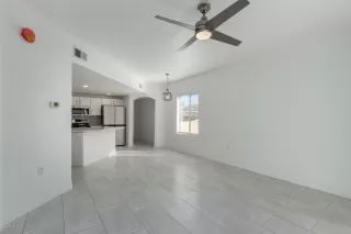 Photo #6: 6167110 Listing