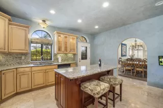 Photo #2: 6167155 Listing