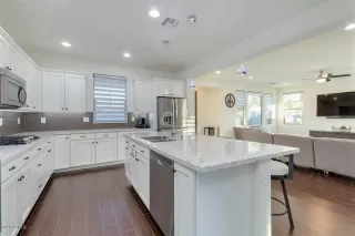 Photo #5: 6167758 Listing