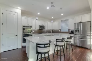 Photo #6: 6167758 Listing