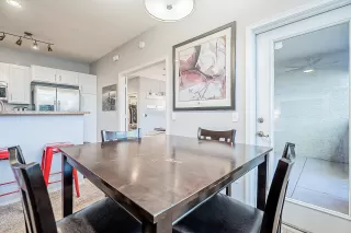 Photo #6: 6168000 Listing