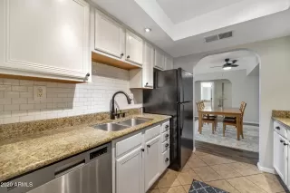 Photo #2: 6168245 Listing