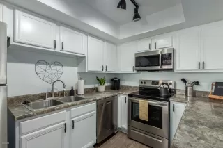 Photo #5: 6168273 Listing