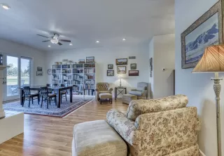 Photo #6: 6168710 Listing