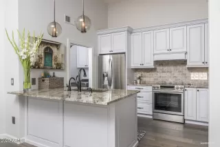 Photo #2: 6169236 Listing