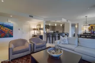 Photo #4: 6169833 Listing