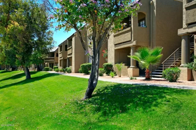 MLS: 6169924 Condo For Sale