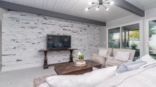 Photo #5: 6171358 Listing