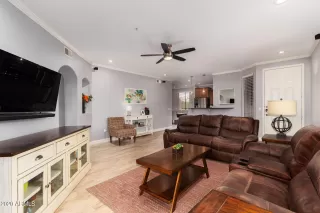 Photo #4: 6171412 Listing