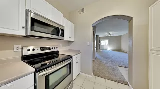 Photo #6: 6173630 Listing