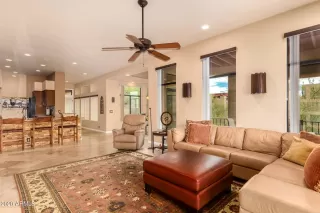 Photo #5: 6173919 Listing