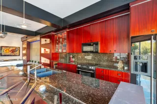 Photo #4: 6174502 Listing